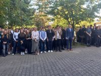 Społeczność szkolna podczas apelu