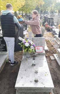 cmentarz i grób powstańca