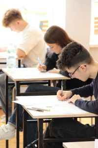 Uczniowie podczas konkursu