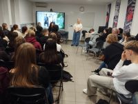 Uczniowie wraz z zaproszoną gościnią