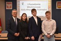 Uczniowie podczas I posiedzenia Młodzieżowej Rady Miasta