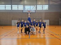 Koszykarki z trenerami