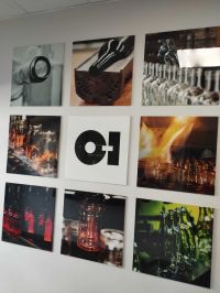 plakat promujący hutę