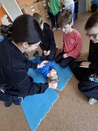 Uczennica podczas prelekcji