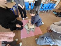 Uczennica podczas prelekcji