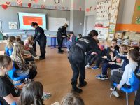 Uczennica podczas prelekcji