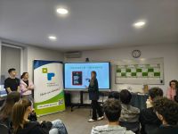 Uczniowie podczas warsztatów