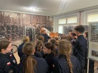 Uczniowie podczas zwiedzania