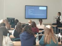 Uczniowie podczas warsztatów