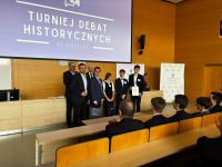 Uczniowie podczas debaty