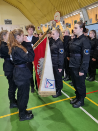 Uczniowie podczas ślubowania klas policyjnych