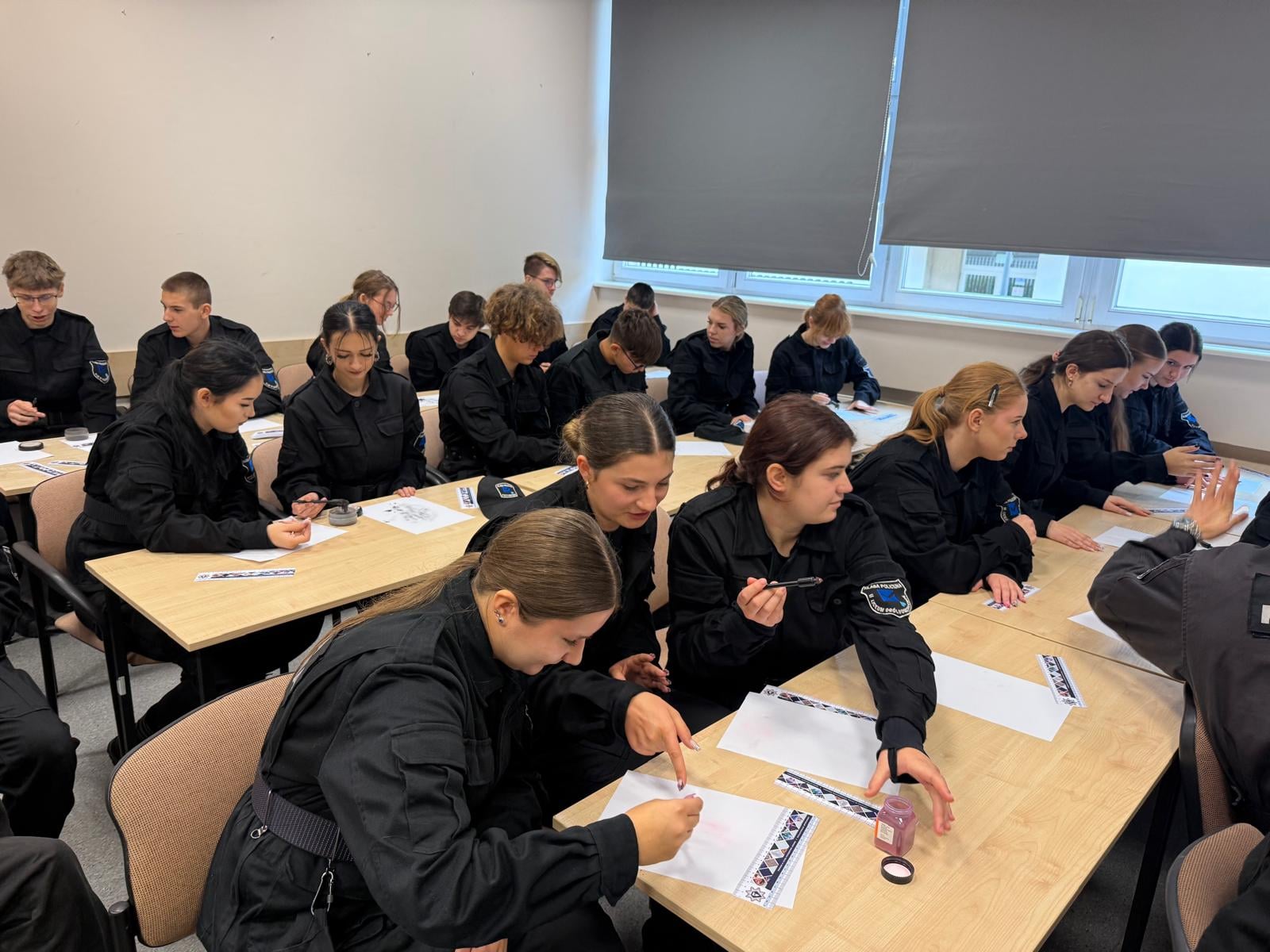 Wycieczka uczniów klas policyjnych do Ośrodka Szkolenia Policji w Gnieźnie.